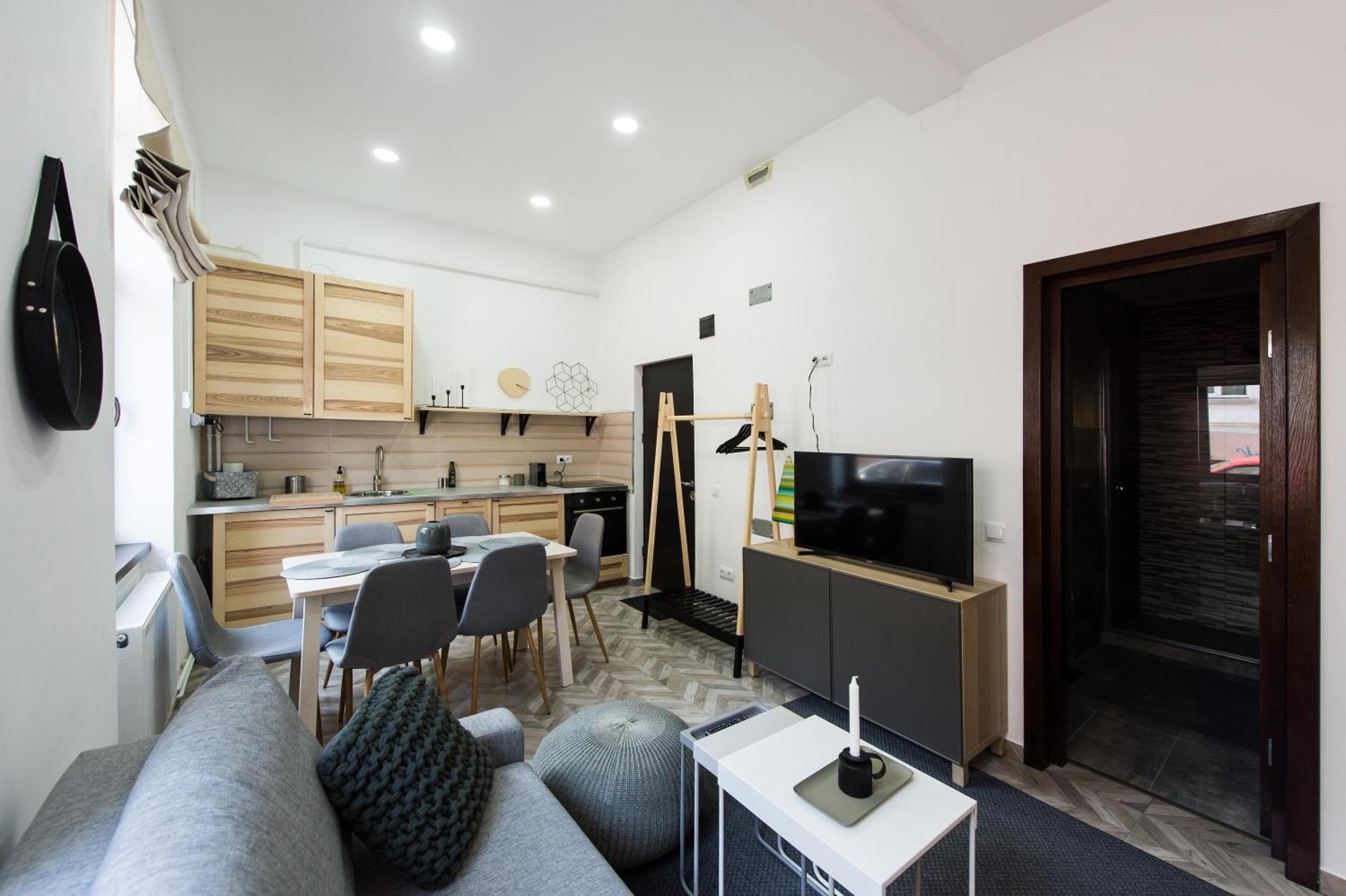 Charming Old Town Flat With Mountain View Apartment Brașov Exterior foto